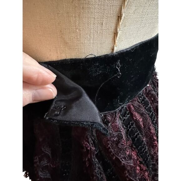 Vintage Lady Manhattan‎ Velvet Lace Skirt Women's Size Small Blk Burgundy GUC - Picture 5 of 7